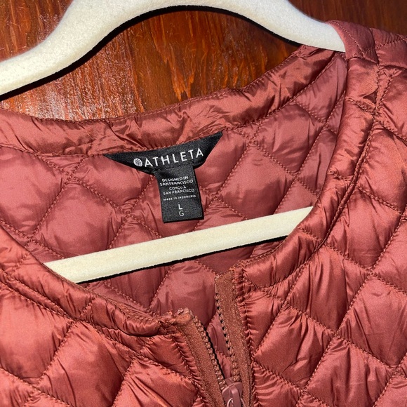 ATHLETA whisper featherless long puffer belted vest in copper Mahogany - Picture 5 of 9